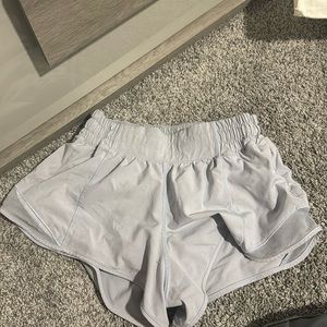 Lululemon hottu hot shorts 2.5 inch
